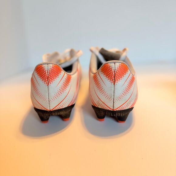 Puma Youth Soccer Cleats White Orange FG Size 4 Firm Ground - Picture 4 of 5